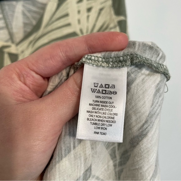 TAHARI Plus Size Green Cream Leaf Floral V-Neck Short Sleeve 100% Cotton T-Shirt - Picture 9 of 12